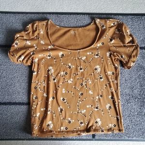 Super cute fall ruffle sleeve top